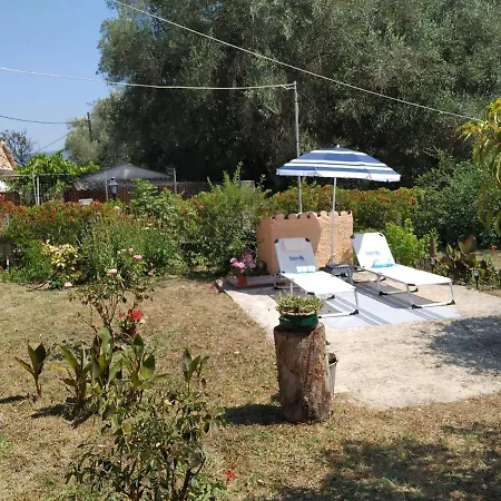Family With Garden & Bbq בית נופש
