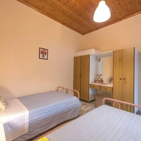 בית נופש Family With Garden & Bbq Velonádes