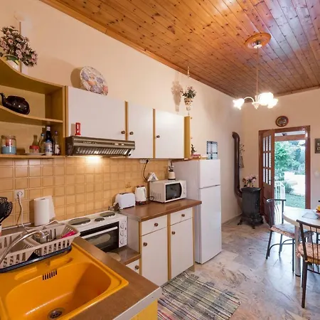 בית נופש Family With Garden & Bbq