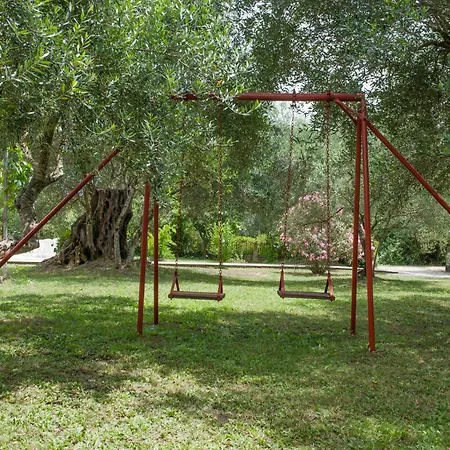 Family With Garden & Bbq * Velonádes