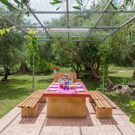 בית נופש Family With Garden & Bbq *