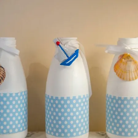 Family With Garden & Bbq *