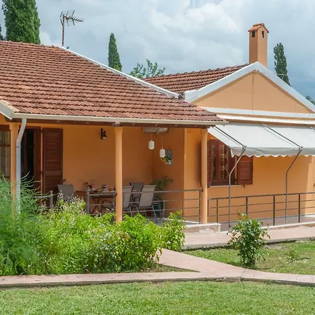 Holiday home Family With Garden & Bbq Velonades (Corfu)