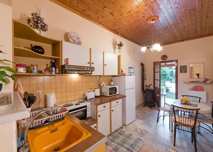 Case de vacanță Family With Garden & Bbq