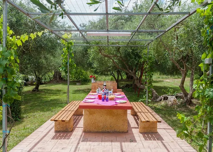 Case de vacanță Family With Garden & Bbq *