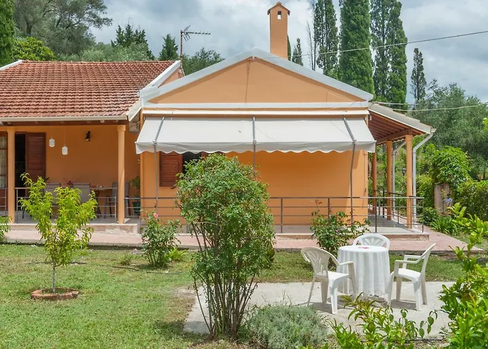 Case de vacanță Family With Garden & Bbq *